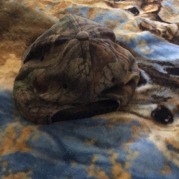 Camo hat - Picture 2 of 5